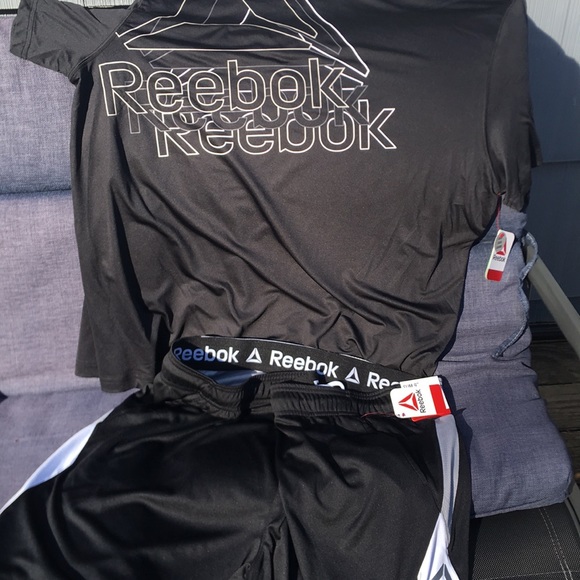 💪🏋️👟 Reebok 2 pieces 1 price Size 3XL Most offers accepted - Picture 2 of 10